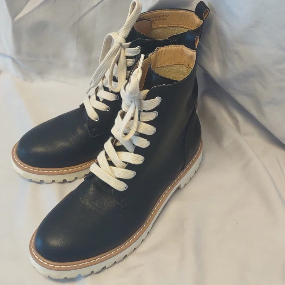 Oasis Society Women's Black Vegan Leather Combat Boots Size 7.5 Medium EUC - Picture 14 of 14